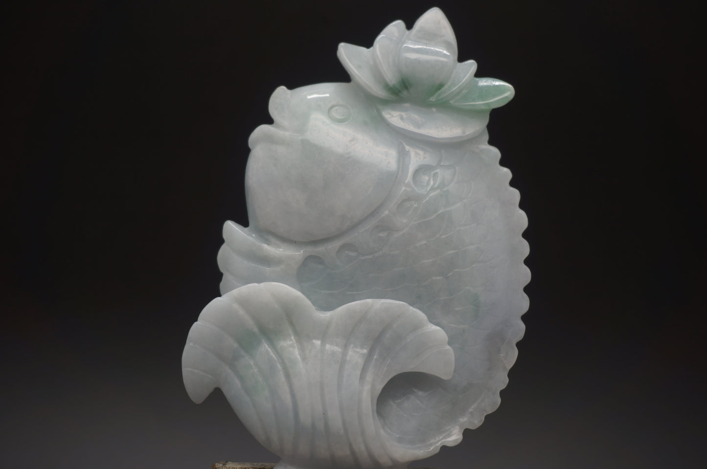 Lotus-Ascend Koi Sculpture 莲跃锦鲤摆件