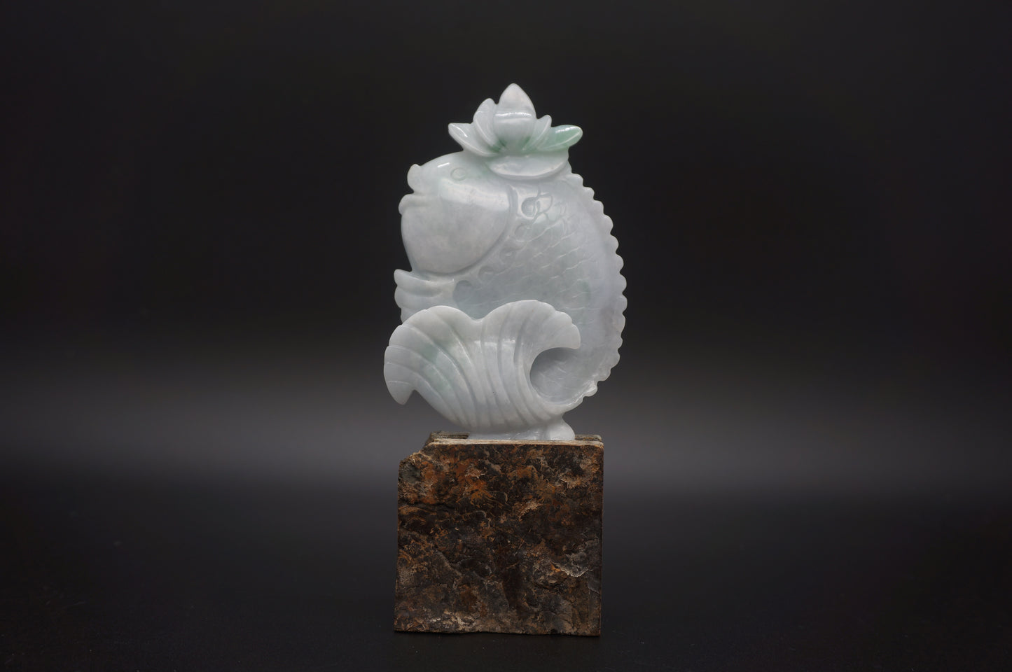 Lotus-Ascend Koi Sculpture 莲跃锦鲤摆件