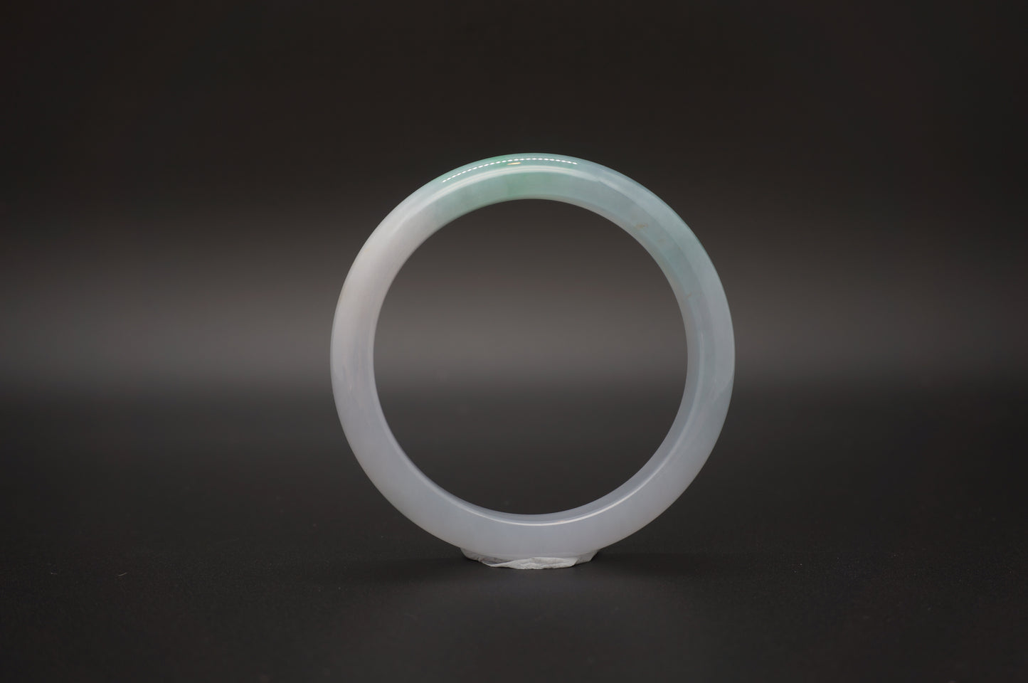 Classic Purity Bangle 白底青翡翠手镯