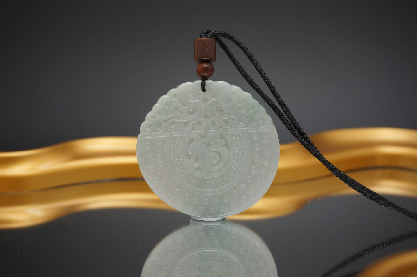 Apple Green Round Pendant 苹果绿圆牌