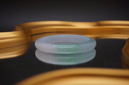 Classic Purity Bangle 白底青翡翠手镯