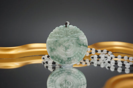 Antique-style pendant with floating flowers 飘花仿古牌